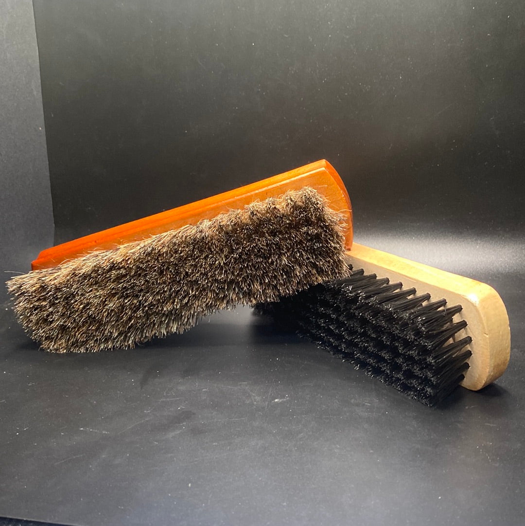 Shoe brush