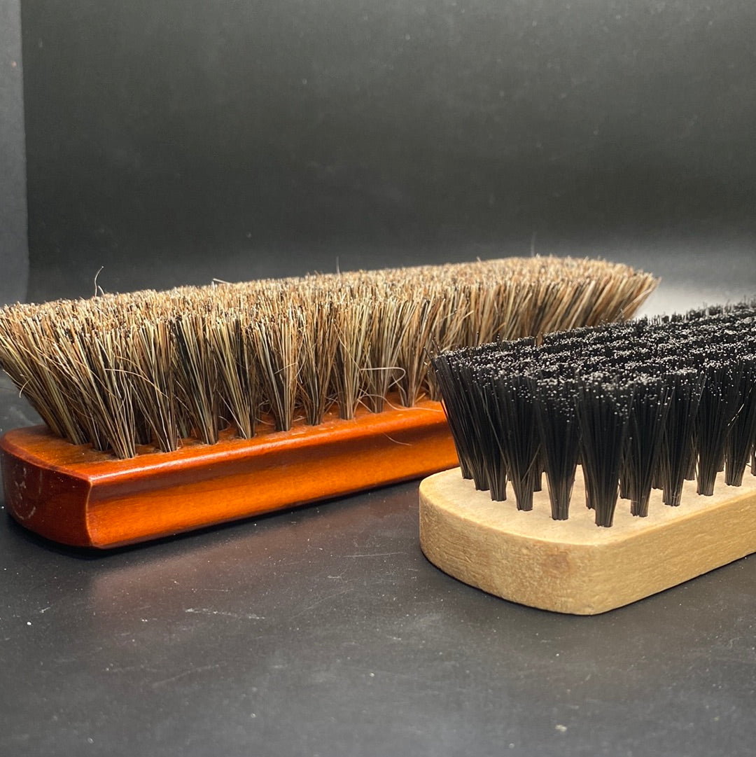 Shoe brush